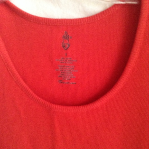 Top - Picture 2 of 2